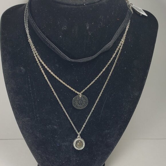 Silver-tone Set of 3 Black Velvet Choker Necklaces w/ Stone & Filigree Pendant - Picture 4 of 12